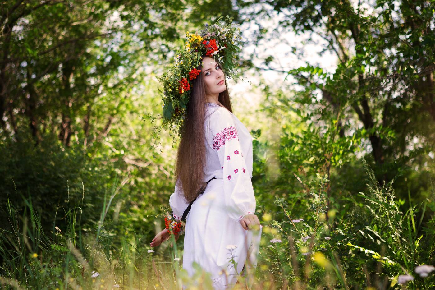 Slavic girls brings the glow — live moments in Medan