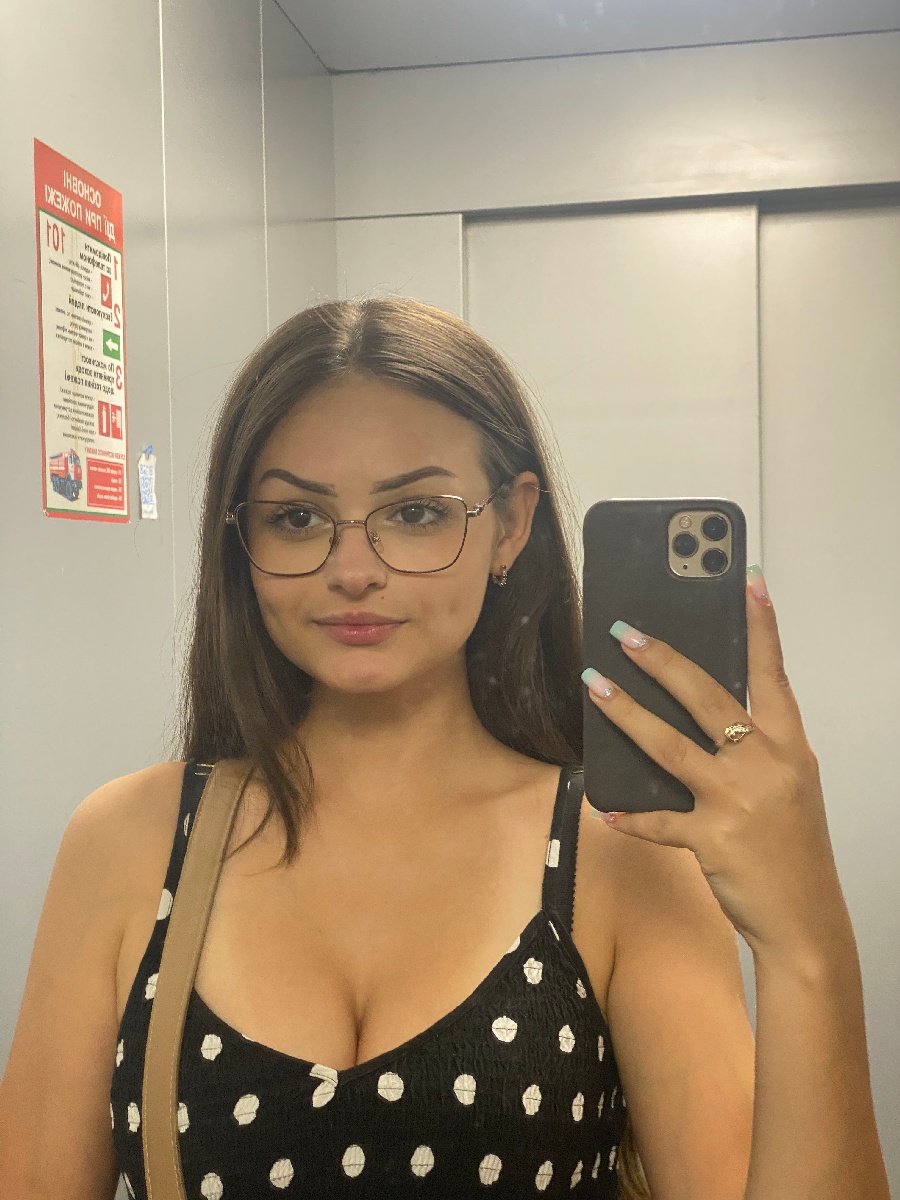 Sexy model Stacy in Medan